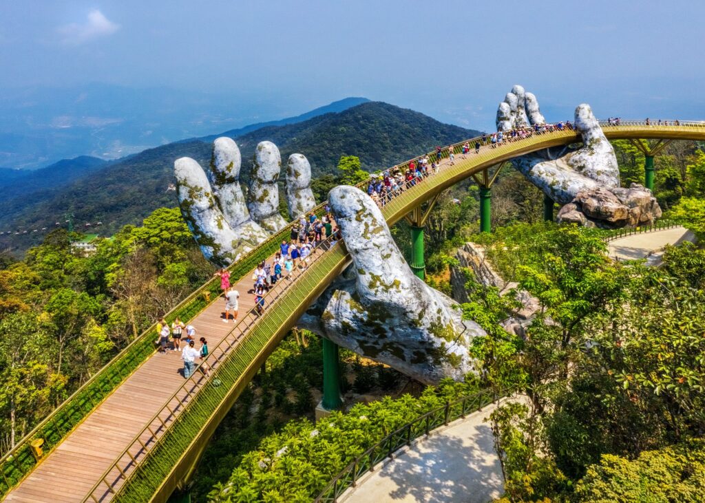 da nang golden bridge 1